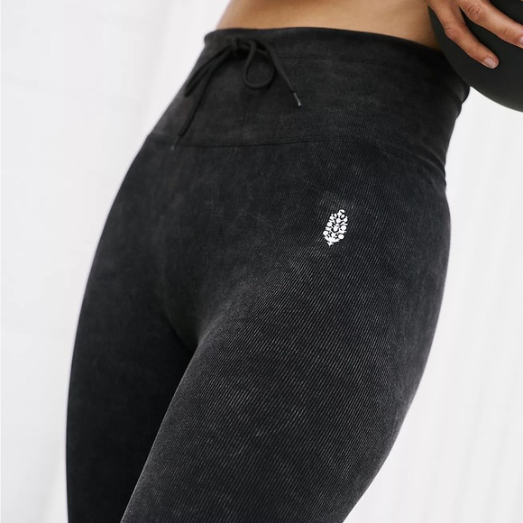 FP Movement by Free People Pants - NWT FP Movement Go To Leggings Washed Black Ankle Leggings Size M/L